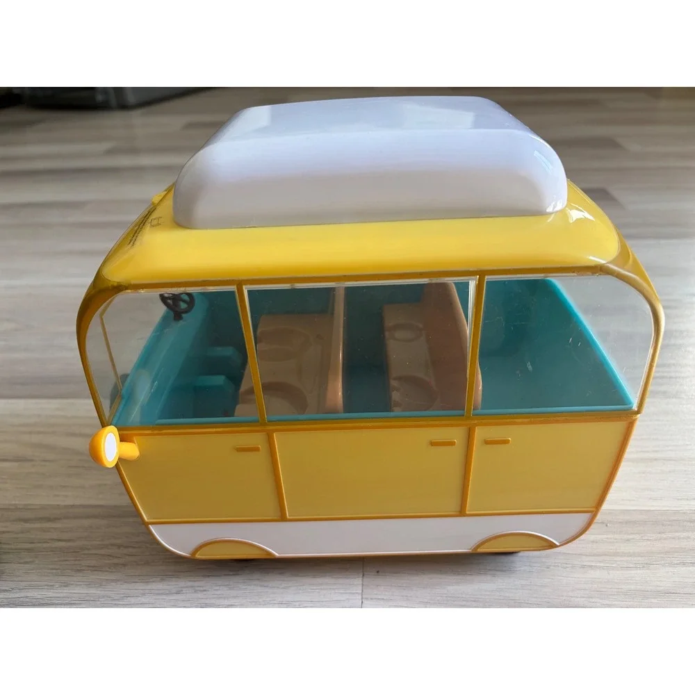 Peppa Pig Red Car and Yellow Campervan Toy Vehicle Set with Figures Jazwares